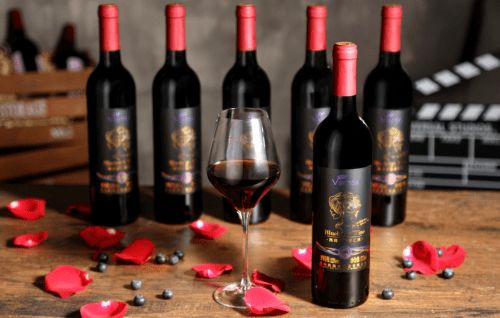 走進(jìn)中國藍(lán)莓酒之鄉(xiāng) 凱緣春藍(lán)莓紅酒